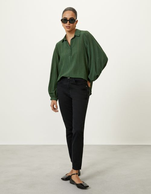 Black mid-rise skinny jeans