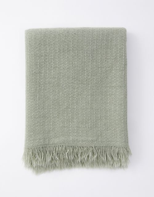 Green textured collar