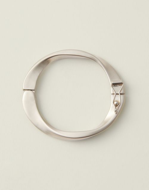 Twisted metal bracelet