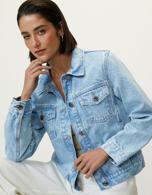 Front pockets denim jacket