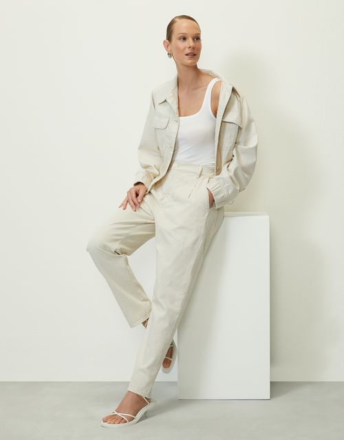 Off-white tapered pleated pants