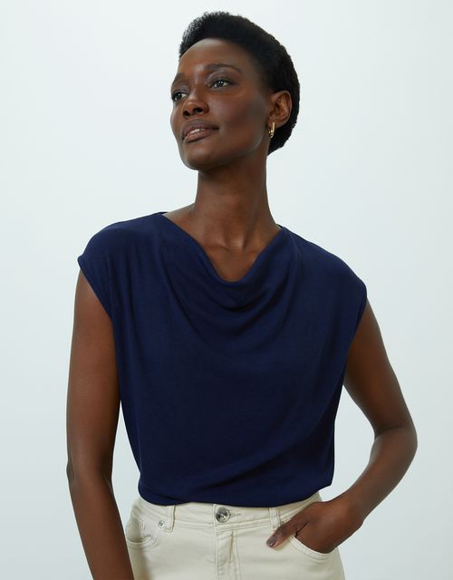Degage neckline knit blouse
