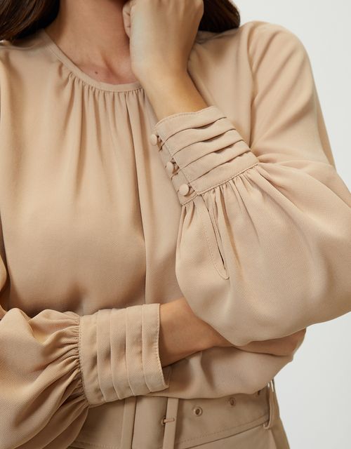Wide cuffed sleeves blouse