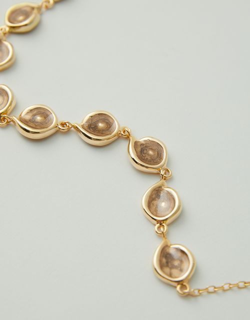 Short necklace with resin details