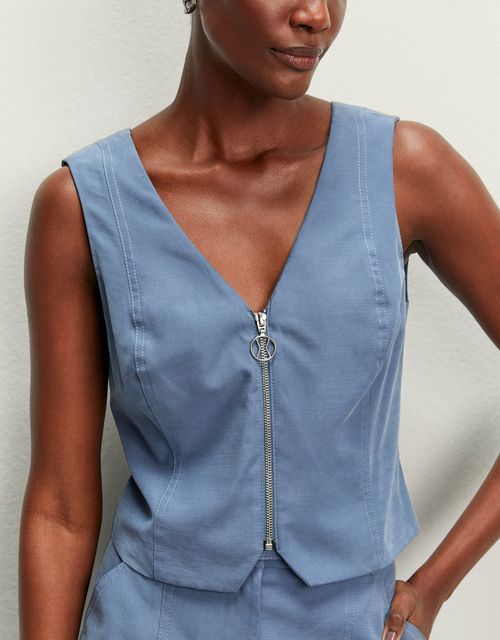 Tailored zippered vest