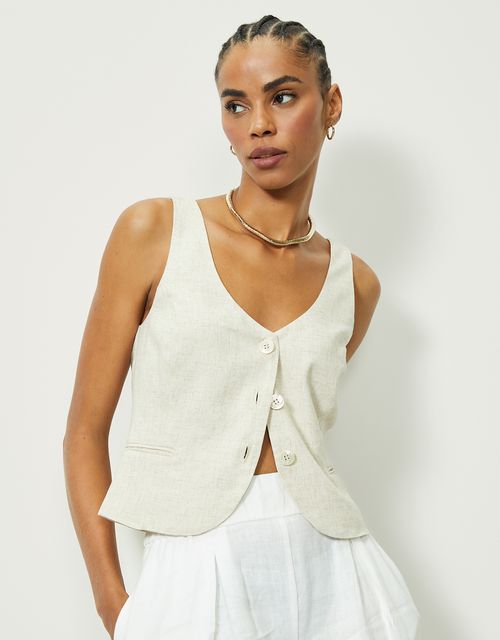 Scoop neck vest