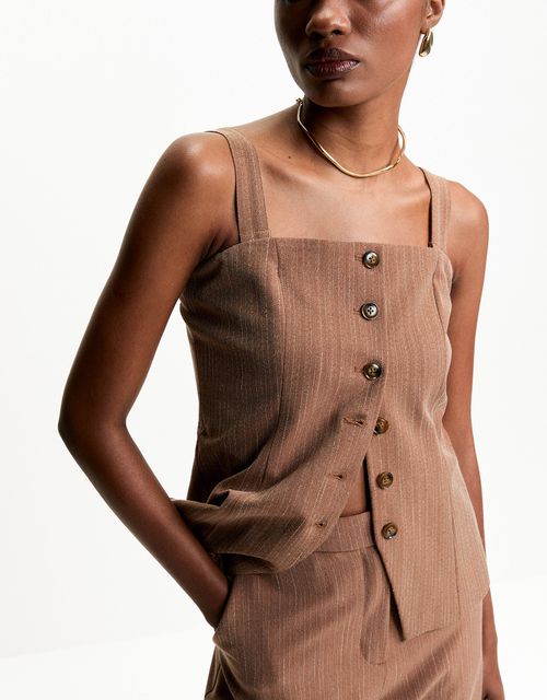 Removable strap vest