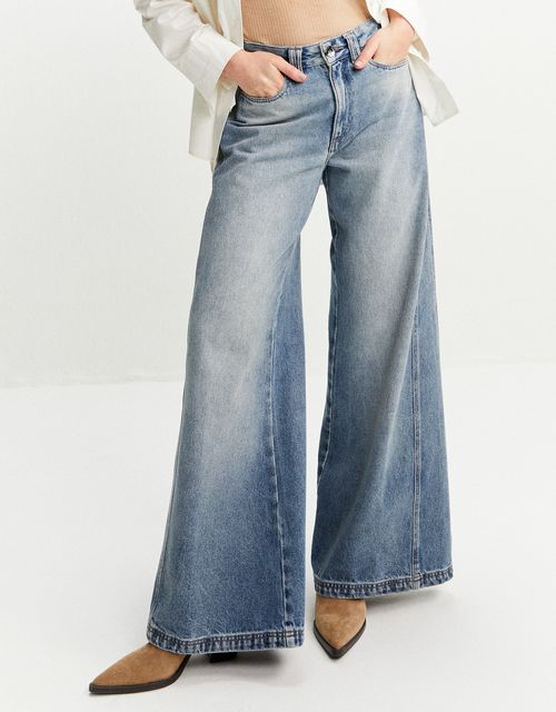 Wide-leg jeans with side panels