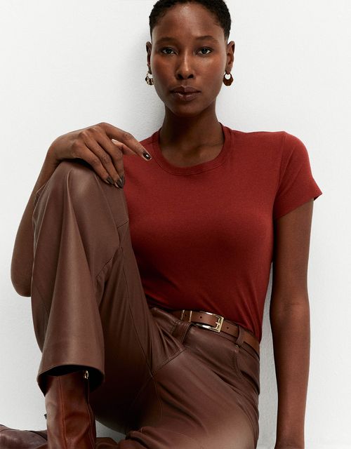 Basic ribbed t-shirt