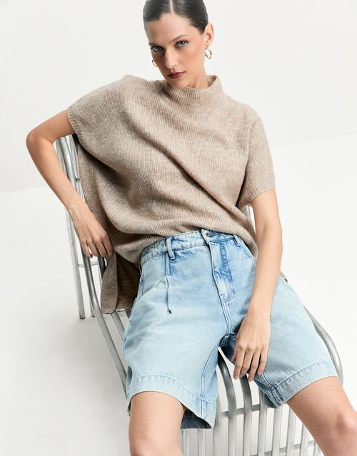 Pleated denim bermuda shorts