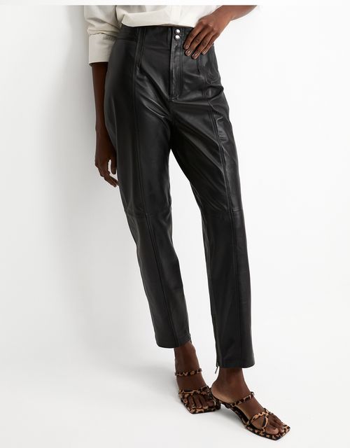 Straight pants with leather topstitching