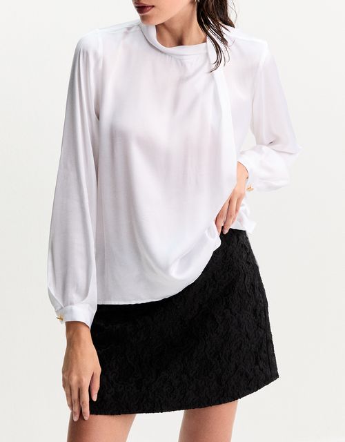 Off-white collar detail blouse