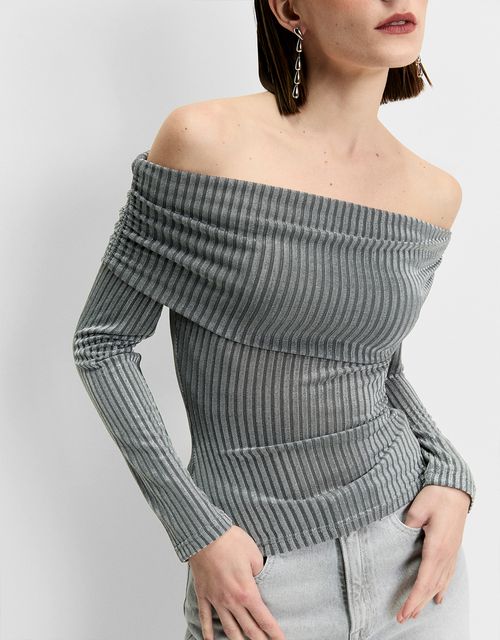 Off-the-shoulder metallic thread blouse