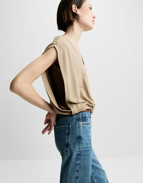 Gathered hem knit blouse
