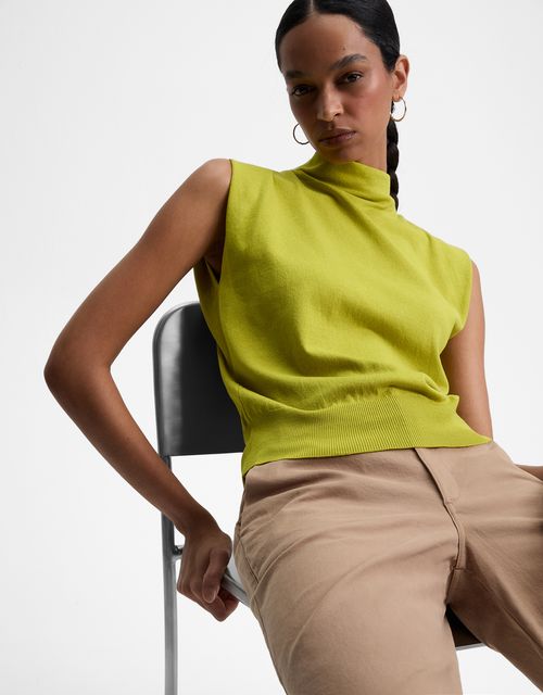 High throat tricot blouse