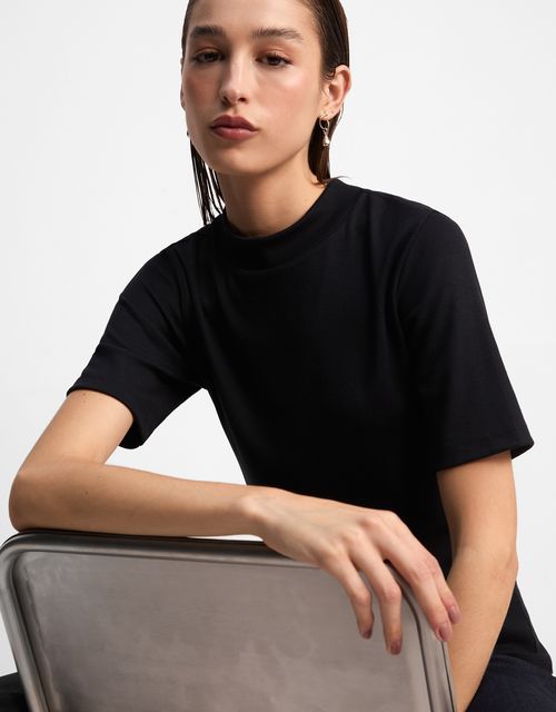 Black turtleneck ribbed t-shirt