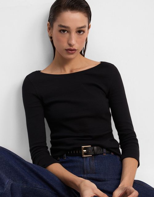 Boat neck knit blouse