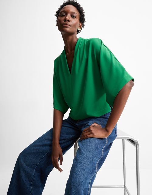 Kimono sleeve blouse with pleat