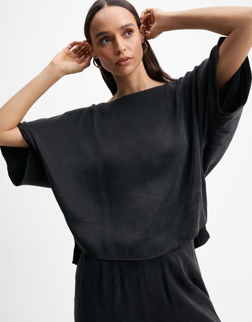 Wide short-sleeve blouse